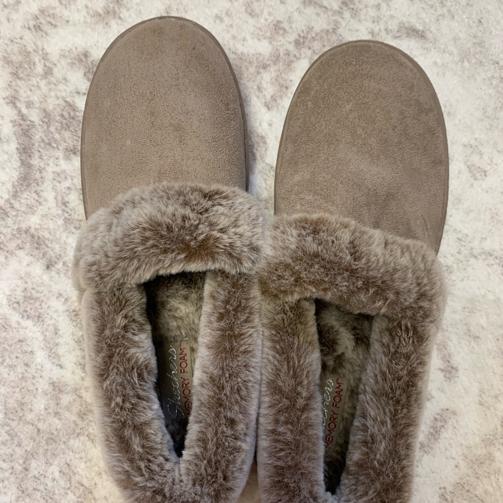 Skechers Tan Faux Fur Slippers